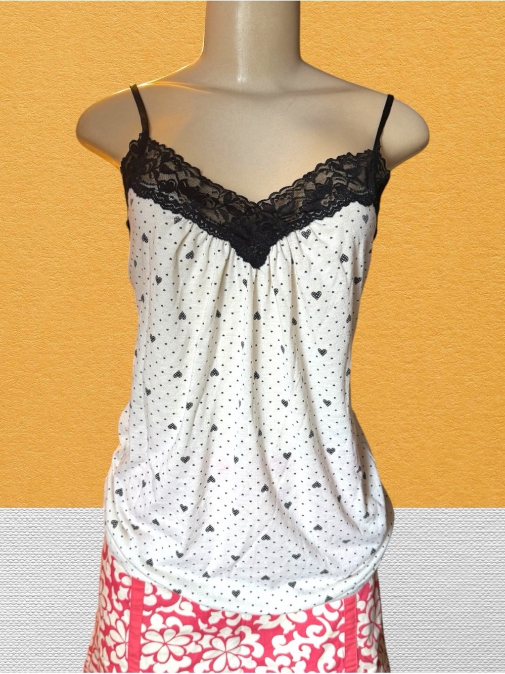 Coquette 90s vintage Cream and Black Lace Trimmed Camisole size L. sweetheart